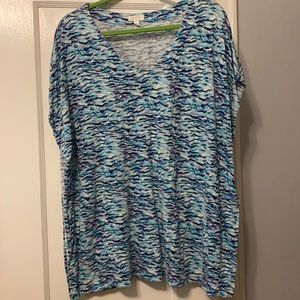 Loose fitting tunic top